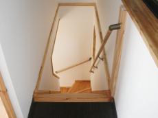 手すり付き階段