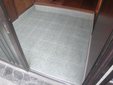 大垣市　玄関・廊下段差解消リフォーム　三塚町Ｗ様邸