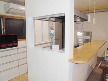 キッチン裏カウンター