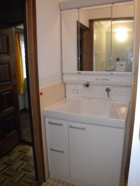 洗面化粧台完成